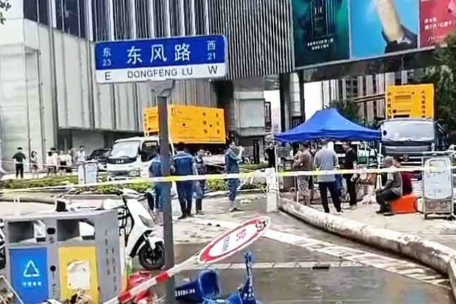 哈尔滨逸轩大型活动执行有限公司排涝突击队在排涝现场